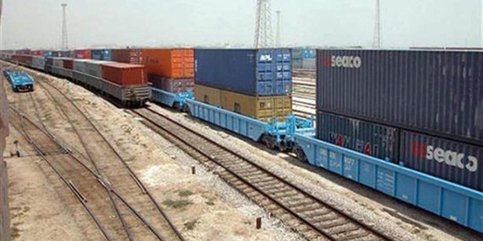 البدء في استخدام السكك الحديدية لنقل الحاويات إلى ميناء دمياط | صوت الأمة