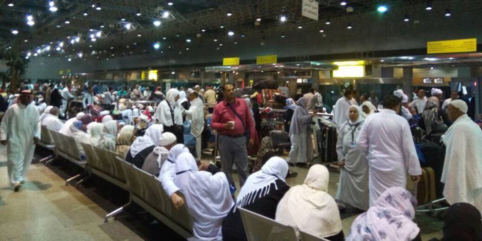 «مصر للطيران»: نقل 250 ألف معتمر خلال موسم العمرة 