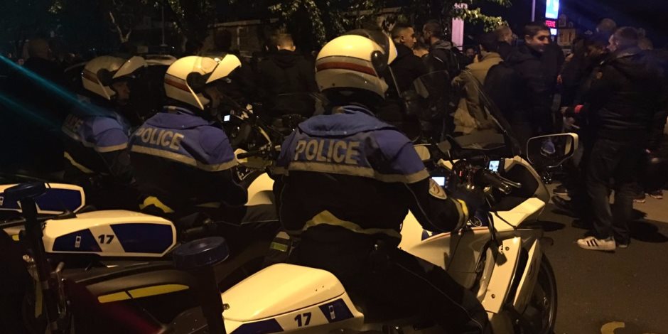 الشرطة الفرنسية: مقتل امرأة أربعينية في حادث تصادم السيارة بحافلتين 