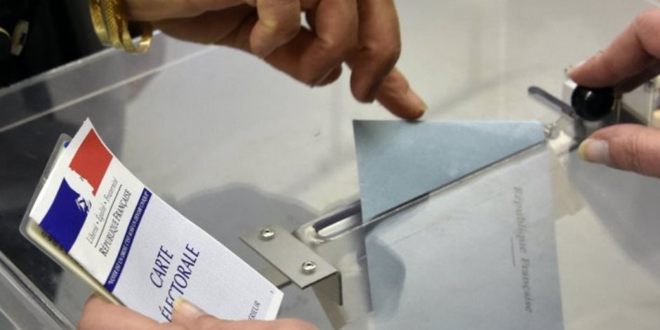 مقاطعة الانتخابات الفرنسية تذهب بـ«لوبان» لقصر «الإليزيه»