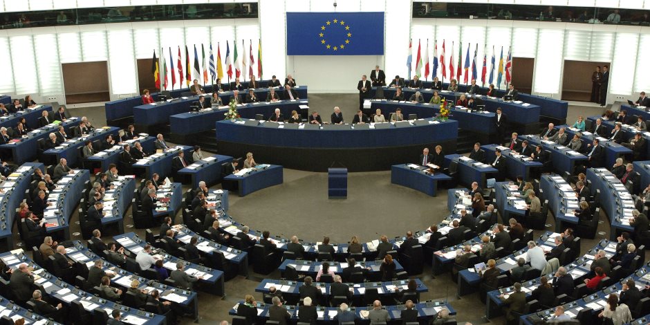 الاتحاد الأوروبي يبحث تدشين خط إغاثي بحرى من قبرص إلى قطاع غزة