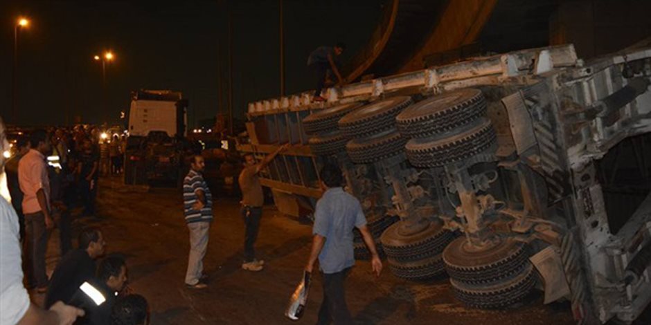 ضبط قائد مقطورة وراء وفاة ضابط شرطة وإصابة مجندين في حادث تصادم برأس غارب