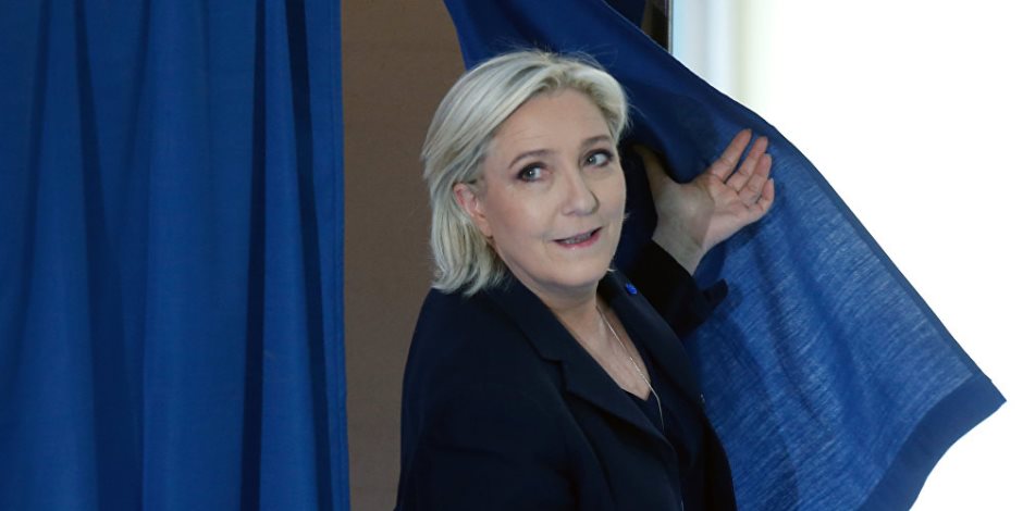 الانتخابات الفرنسية.. مارين لوبان تدلي بصوتها (فيديو)