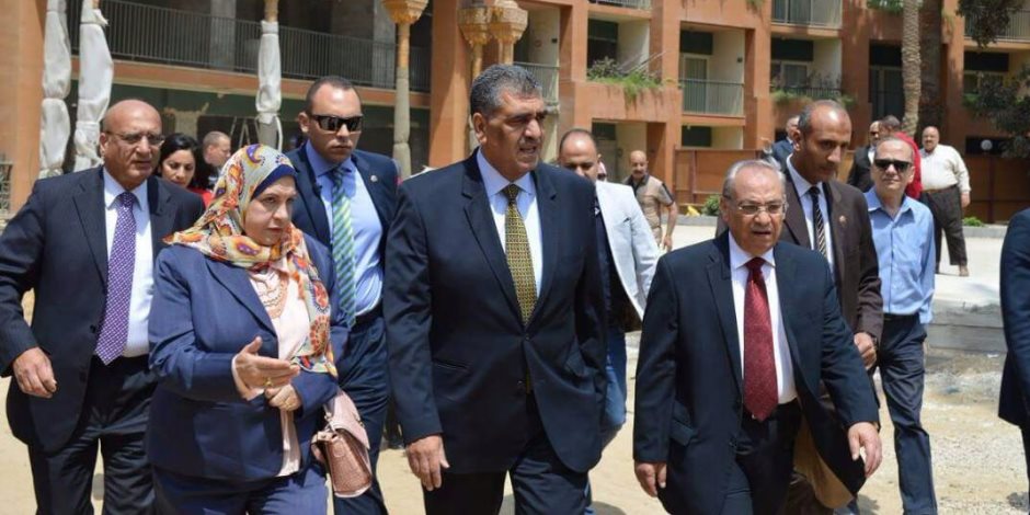 بالصور .. وزير قطاع الأعمال العام يتفقد أعمال التطوير بفندق ماريوت القاهرة