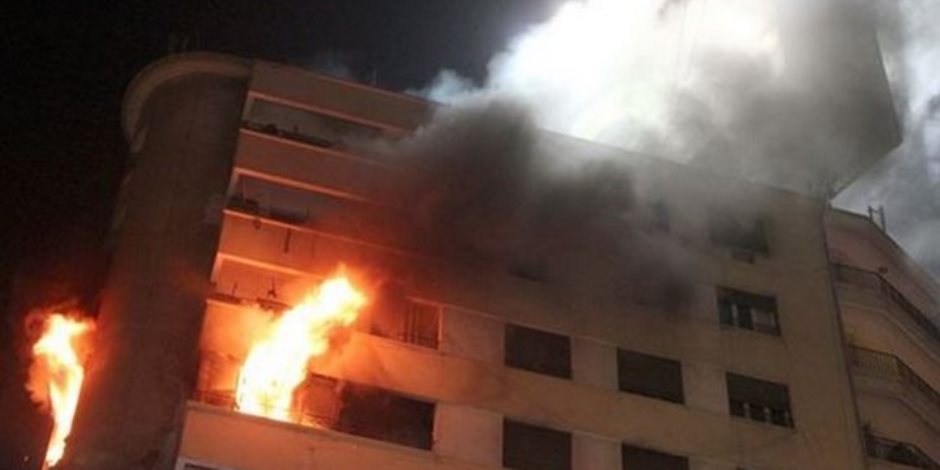 السيطرة على حريق بمبنى مجاور لمستشفى ببنها