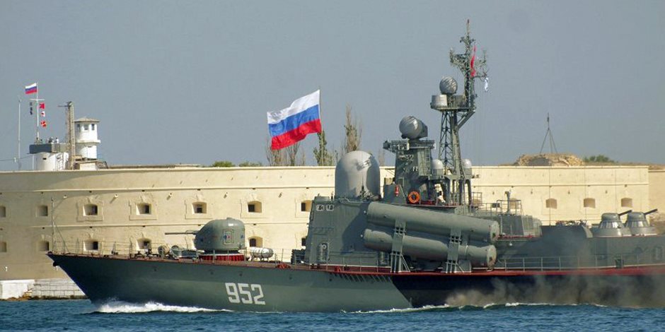 فقدان 15 جنديا روسيا بعد تصادم سفينتين في البحر الأسود