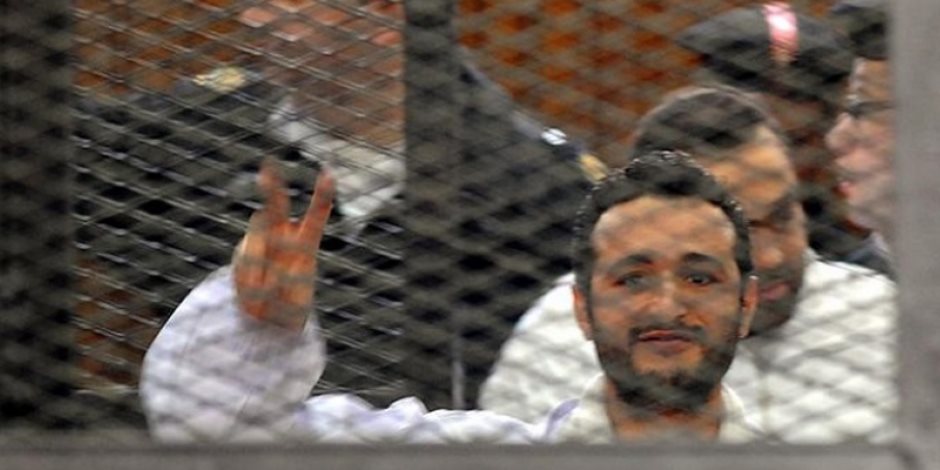 أحمد دومة يطالب بإخلاء سبيلة أمام محكمة  جنايات القاهرة