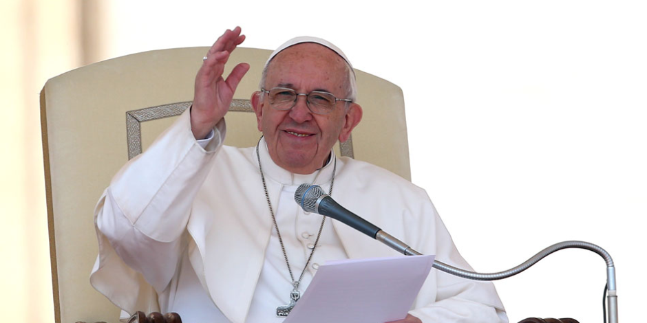 بابا الفاتيكان يغادر مشيخة الأزهر للمشاركة في المؤتمر العالمي للسلام