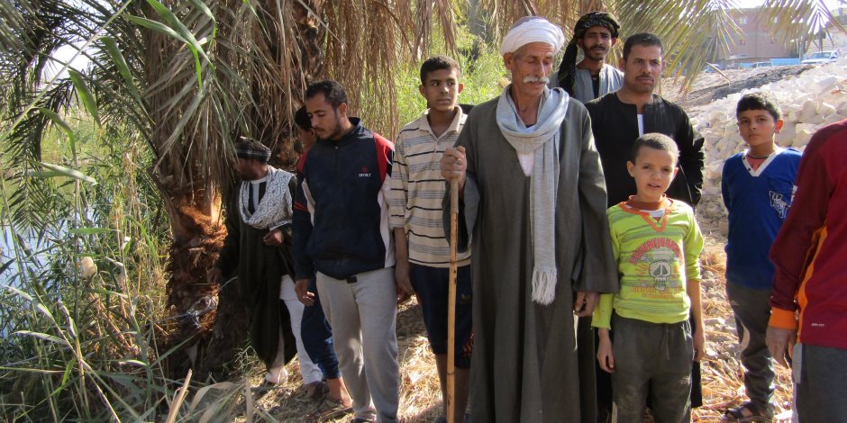 أهالي البداري بأسيوط: نتعرض يوميا للموت غرقا ونحتاج لـ«كوبرى» (صور)