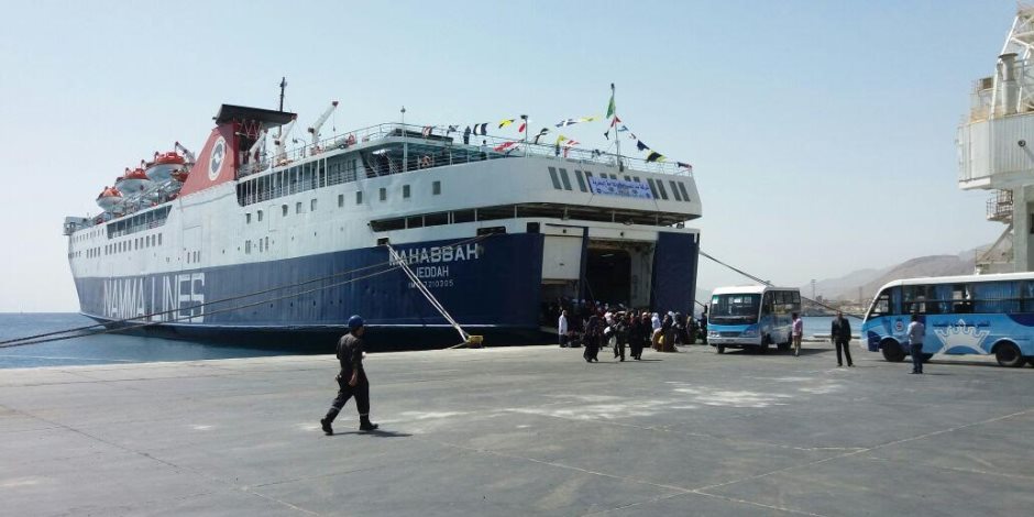 تعرض سفينة إماراتية لهجوم حوثي في ميناء المخاء