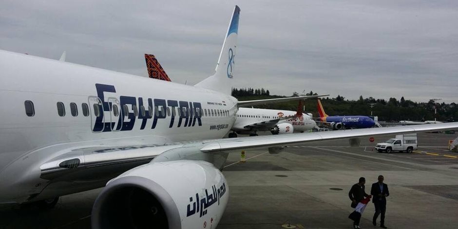لحظة إقلاع طائرة «مصر للطيران» الجديدة من مطار المصنع (صور)