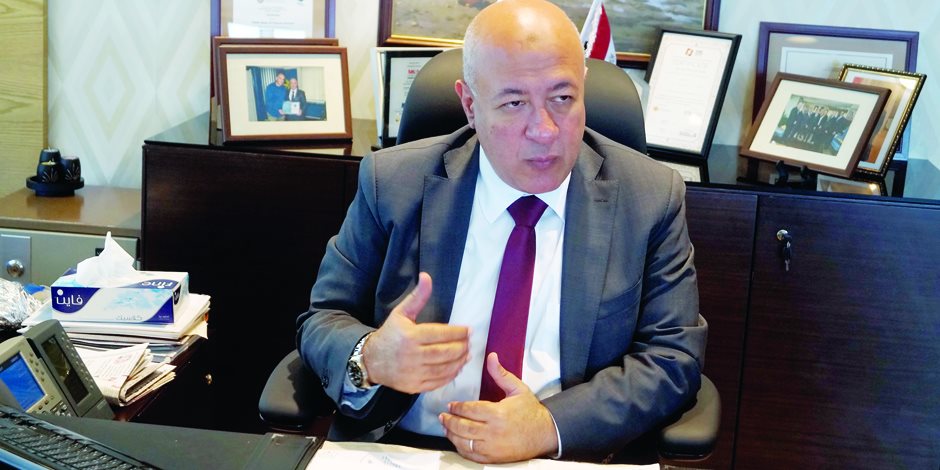 نائب رئيس البنك الأهلي: اجتماع طارئ بداية الأسبوع لبحث آثار رفع سعر الفائدة 