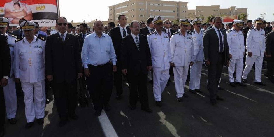 وزير الداخلية يتقدم الجنازة العسكرية لشهيدي الواجب 