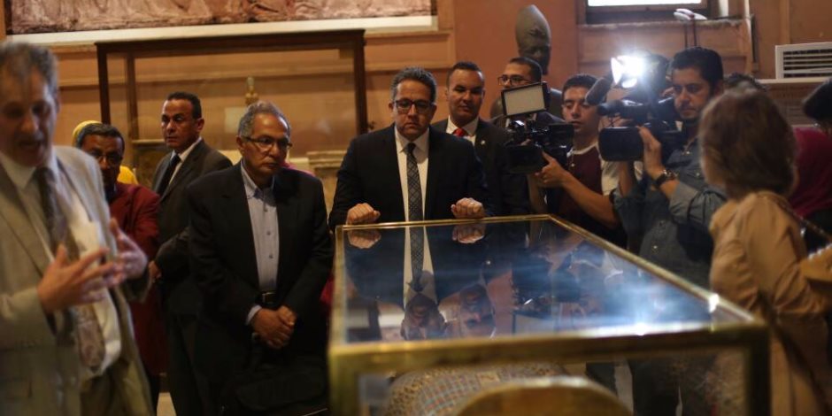 نقل 800 قطعة من آثار " توت عنخ آمون" إلى المتحف الكبير قبل افتتاحه