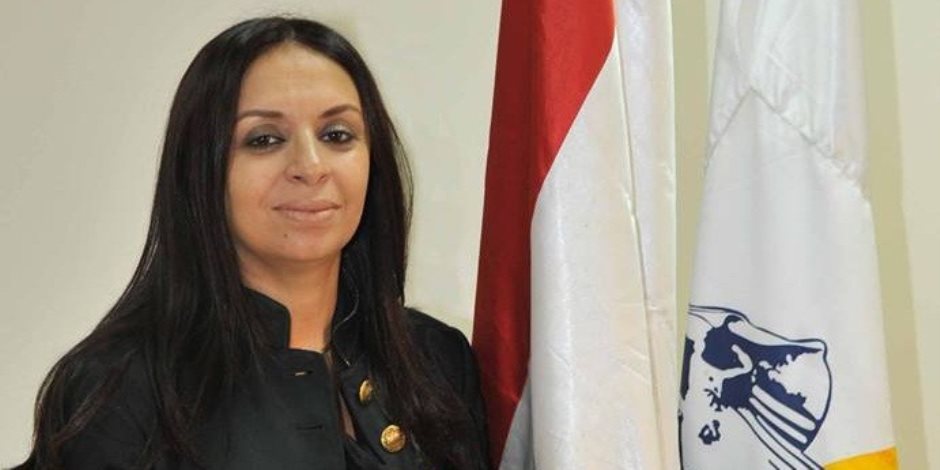 رئيس المجلس القومي للمرأة تصل القاهرة 