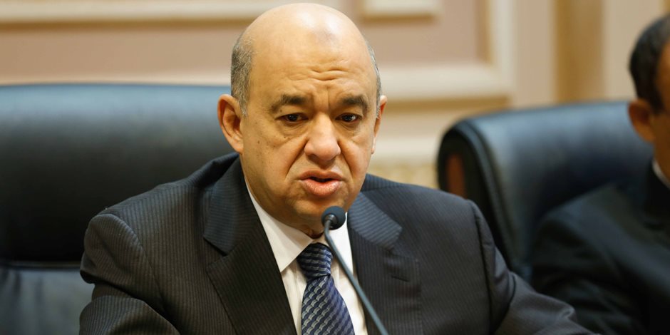 وزير السياحة يغادر القاهرة متجها للغردقة 