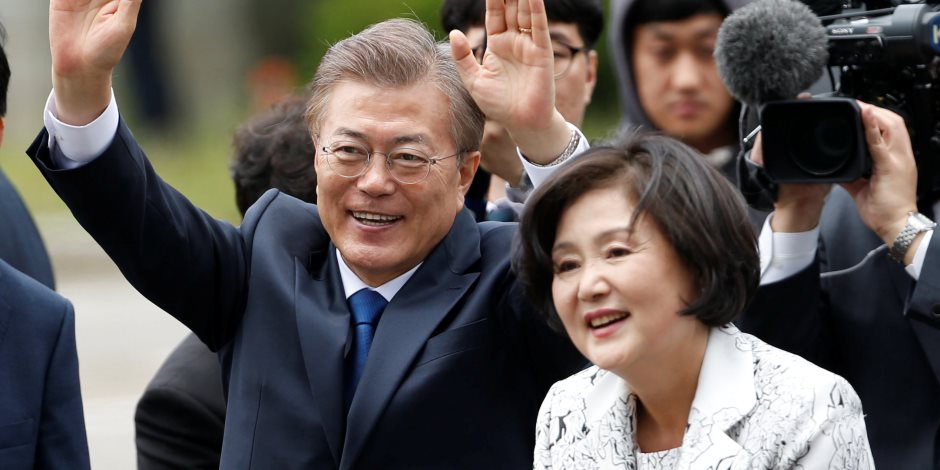 سيدة كوريا الجنوبية الأولى تتألق في مراسم تنصيب زوجها (صور)