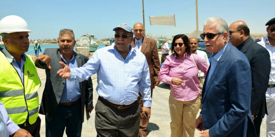 نائب وزير الزراعة ومحافظ جنوب سيناء يتفقدان أعمال تطوير ميناء الطور للصيد