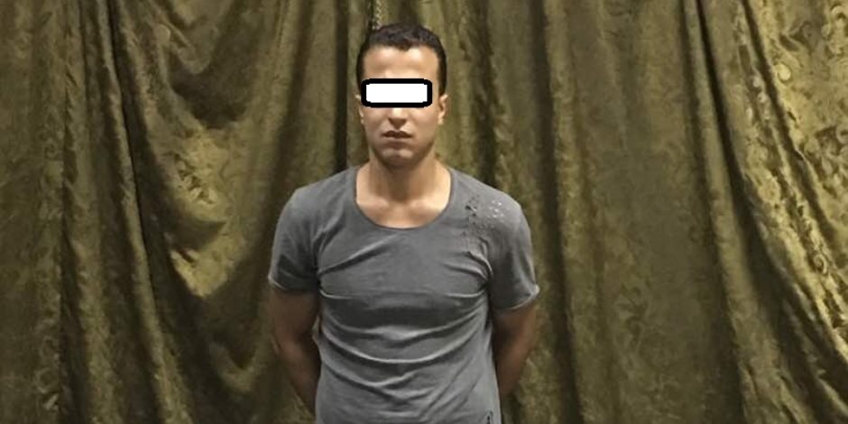 القبض على عامل بمطعم سياحي شهير بحوزته كمية كبيرة من المخدرات القبض على عامل بمطعم سياحي شهير بحوزته كمية كبيرة من المخدرات