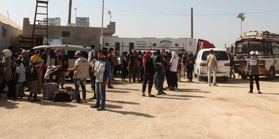 المرصد السورى: غارات للتحالف الدولى تستهدف سيارات لداعش فى ريف دير الزور