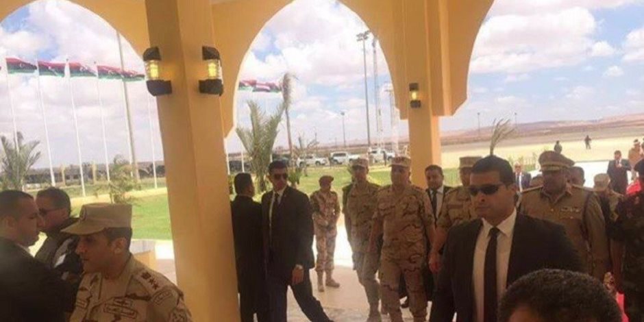الفريق محمود حجازي يصل بنغازي الليبية في زيارة عاجلة 