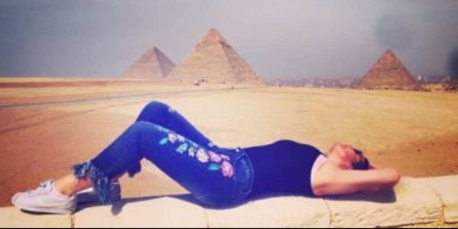 شقيقة كريستيانو تقود حملة دعاية لمصر عبر إنستجرام بنشر صورها بالأهرامات