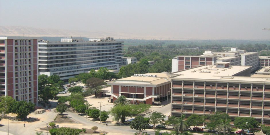 بنك مصر يتبرع بـ14.5 مليون جنيه لمستشفيات جامعة أسيوط ومعهد جنوب مصر للأورام