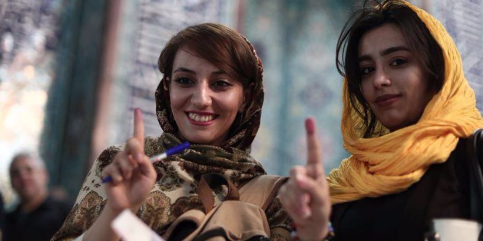 «النُص الحلو» في الانتخابات الإيرانية (صور)