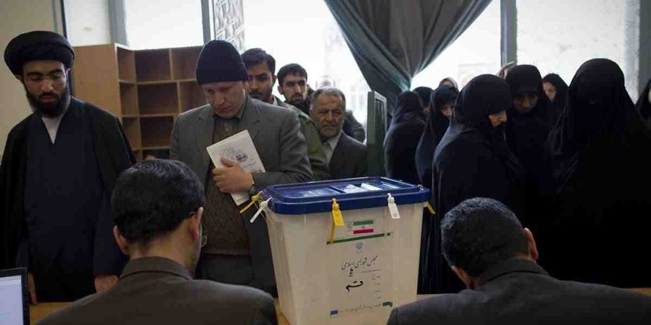 الانتخابات الإيرانية.. بين التشدد والانفتاح تحتدم المنافسة