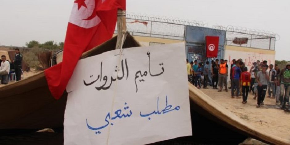 تصاعد احتجاجات تهدد بوقف إنتاج الغاز بجنوب تونس مع تعثر المفاوضات