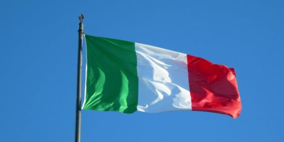لماذا وضعت موديز التصنيف الإئتماني لإيطاليا قيد المراجعة