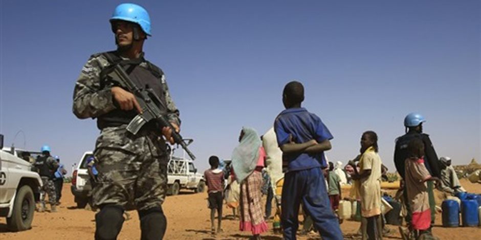 رئيس أفريقيا الوسطى يدعو شعب بلاده للمصالحة ويندد بعصابات قطع الطرق 