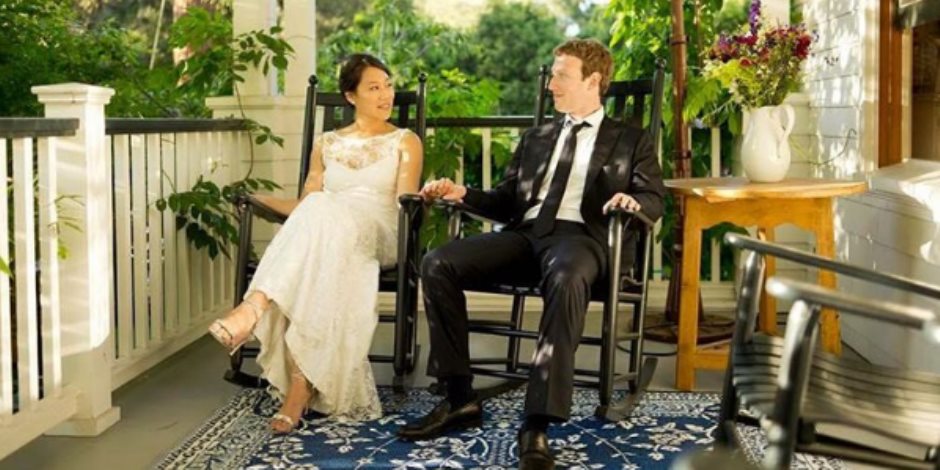 مؤسس فيس بوك يحتفل بالذكرى الخامسة لزواجه 