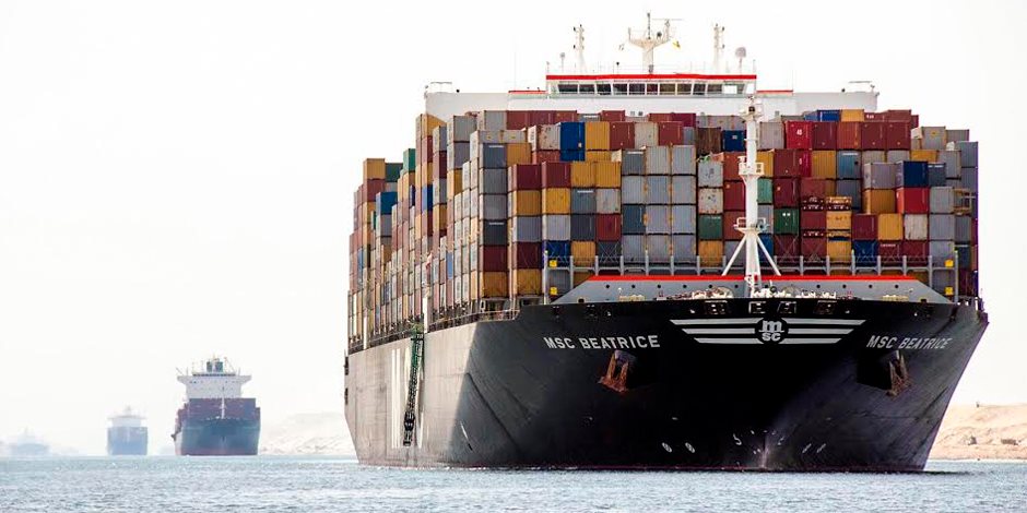 ثاني أكبر  سفينة حاويات تعبر قناة السويس اليوم