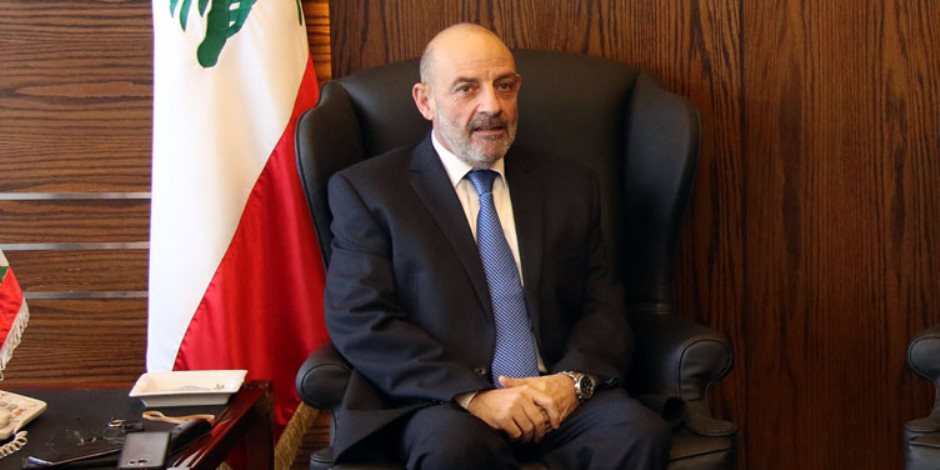 وزير الدفاع اللبنانى يحذر إسرائيل من استباحة أجواء بلاده