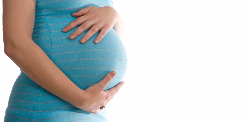 تعرض الحامل للهواء الملوث يصيب اﻵجنه بعيون خلقية