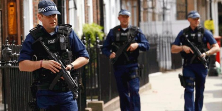 شرطة مكافحة الإرهاب في بريطانيا تحقق مع رجل اعتقل قرب البرلمان