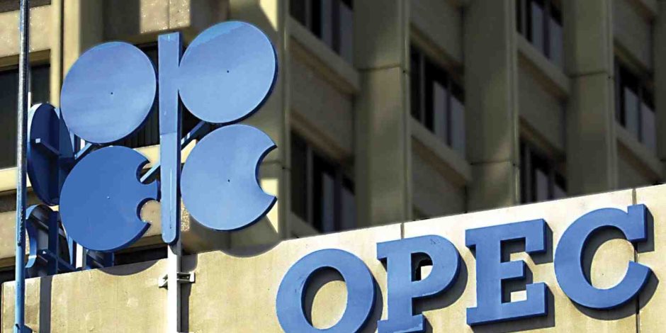 إيران: التزام أوبك بتخفيضات النفط زاد قليلا على 100% في سبتمبر