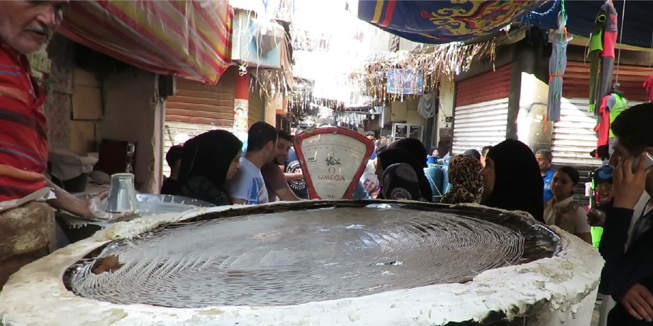 «اللي بنى مصر كان في الأصل كنفاني».. سر الصنعة من إمبابة (فيديو) «اللي بنى مصر كان في الأصل كنفاني».. سر الصنعة من إمبابة (فيديو)
