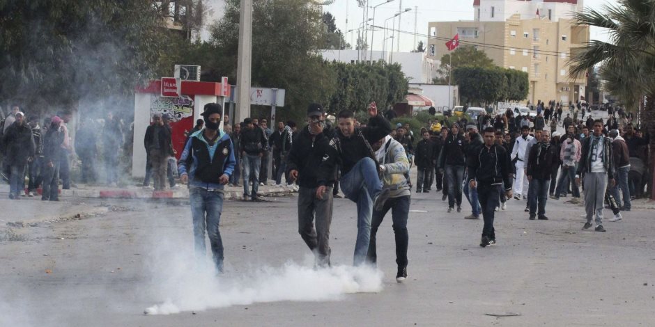 استمرار الاعتصام والاحتجاجات لعمال ولاية تطاوين التونسية