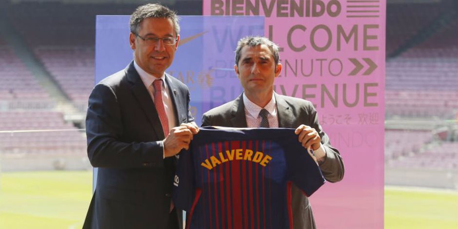 رئيس برشلونة ينهي الجدل بشأن رحيل إرنستو فالفيردي من تدريب الفريق