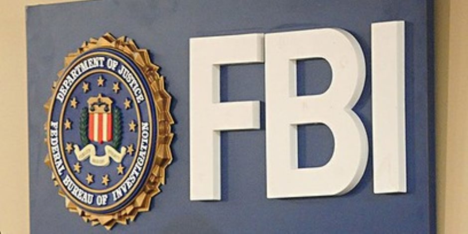 "FBI" يداهم مكتب محامى ترامب الشخصى مايكل كوهن ويصادر وثائق منه