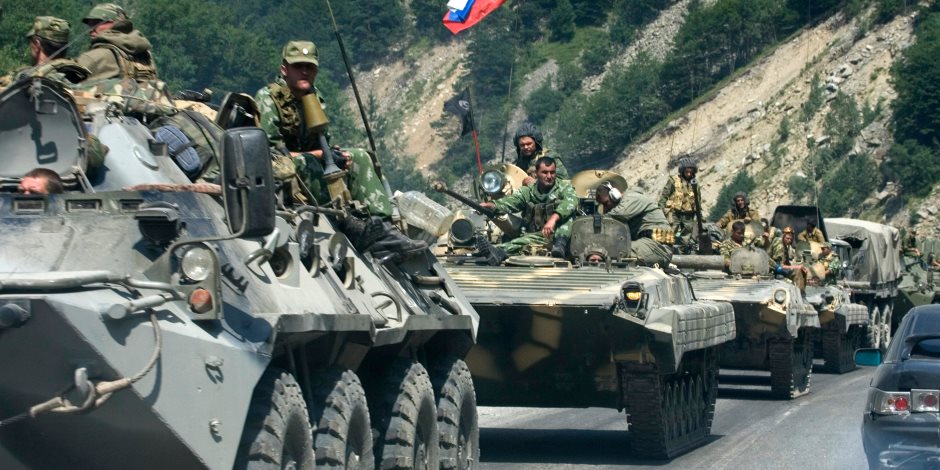 تسليم 500 قطعة من المعدات العسكرية الحديثة لقوات المناطق الغربية الروسية