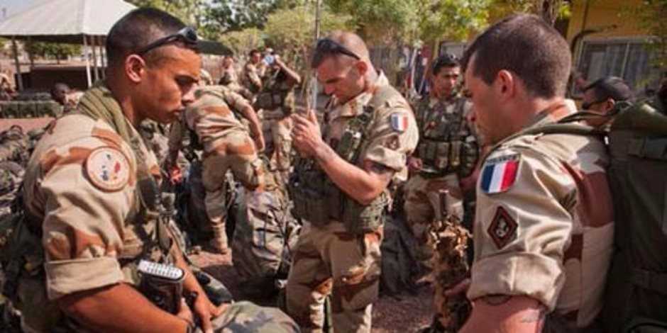 انتشار جنود فرنسيين قرب قرية «باجوز» بمحافظة دير الزور