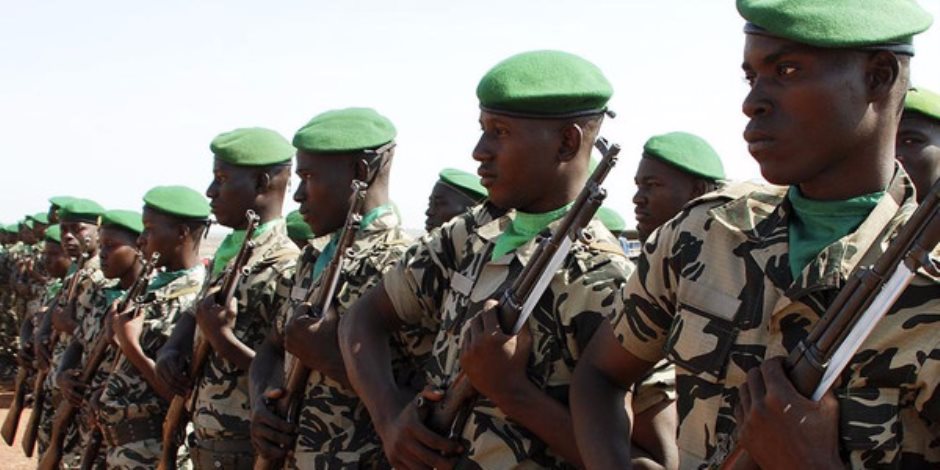 مقتل مدنيين وجندي وإحراق مبان حكومية في هجمات إرهابية بمالي