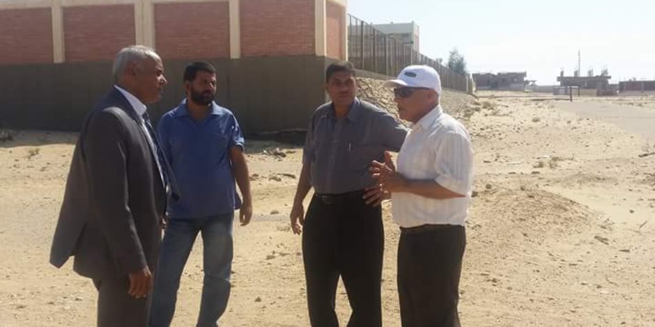 رئيس مدينة بئر العبد يتابع أعمال تشطيبات مستشفى المدينة لافتتاحه في 30 يونيو