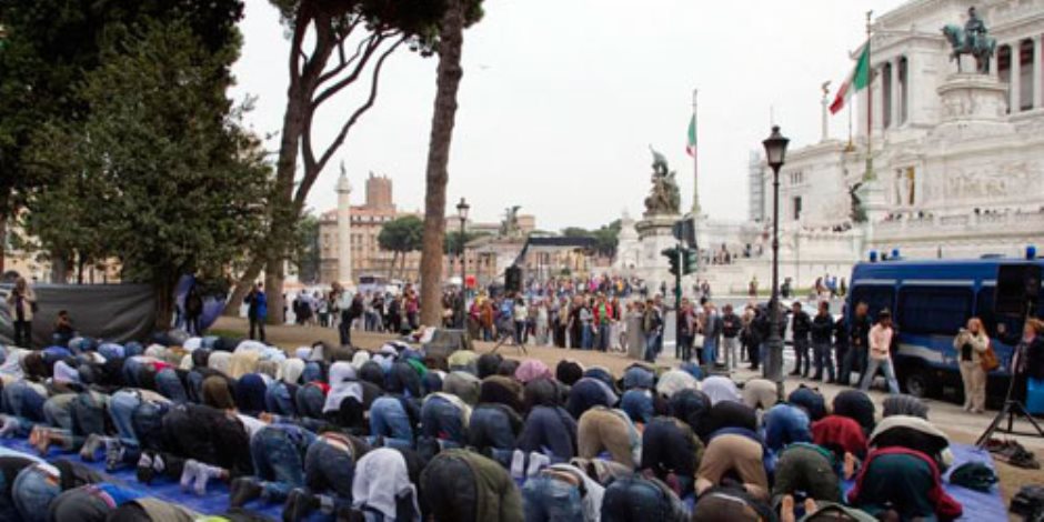 «روما تدخل على خط المواجهة مع قطر» رئيس الوزراء الإيطالي يطالب بإغلاق المساجد الممولة من الدويلة