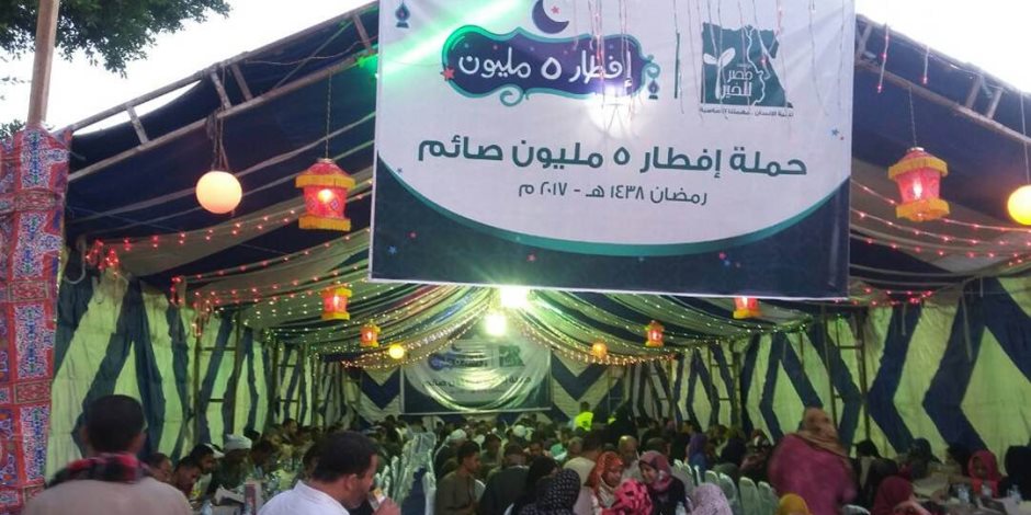 محافظ أسيوط يشيد بدور الجمعيات الأهلية في رمضان