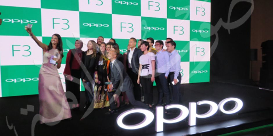  تارا عماد تخطف الانظار فى سيلفى oppo 