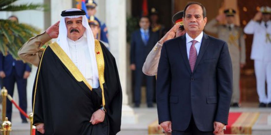 السيسي وملك البحرين: قرار قطع العلاقات مع قطر جاء بعد تدخلها في شئون الدول العربية